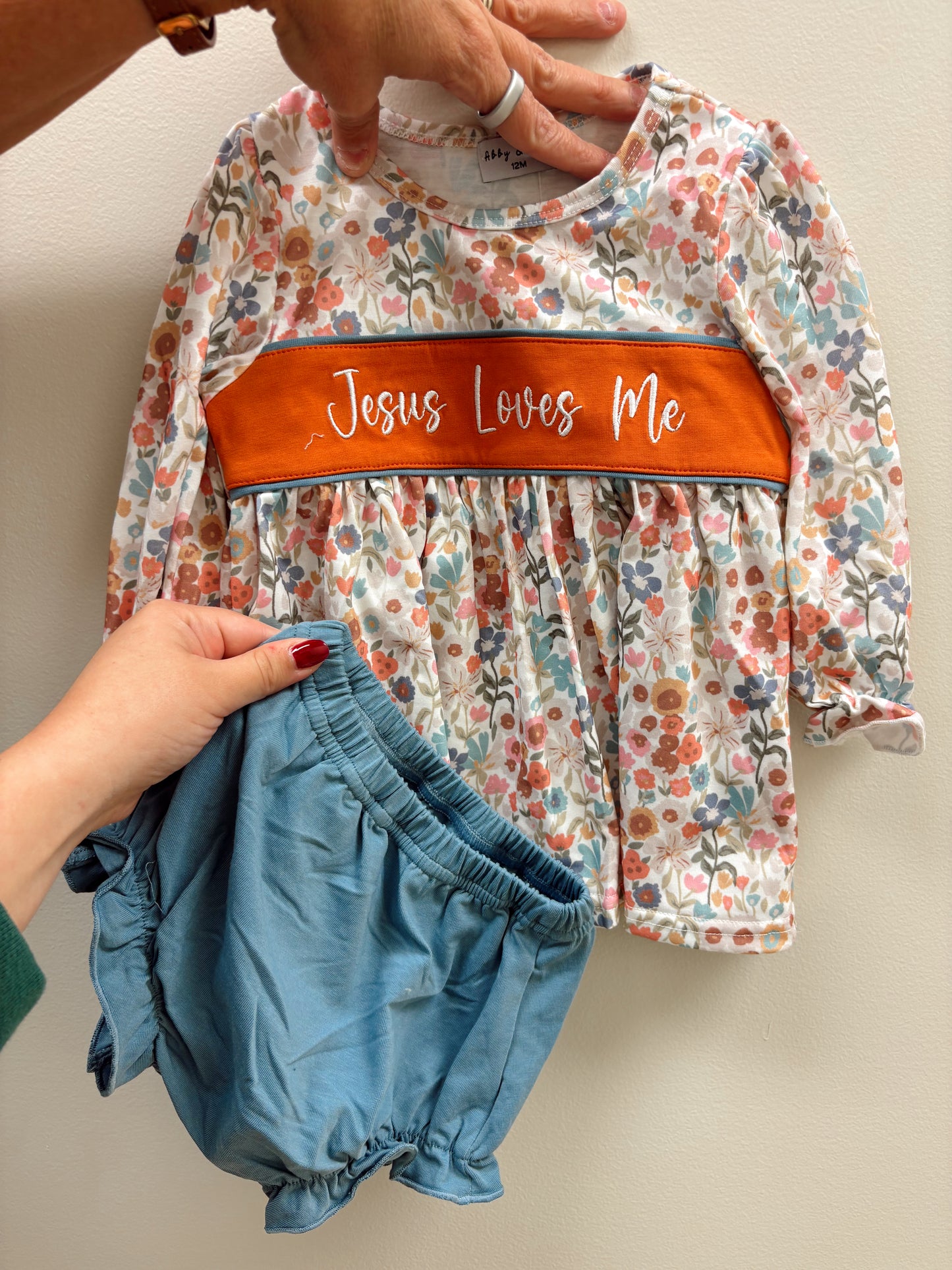 Jesus Loves Me Bloomer Set
