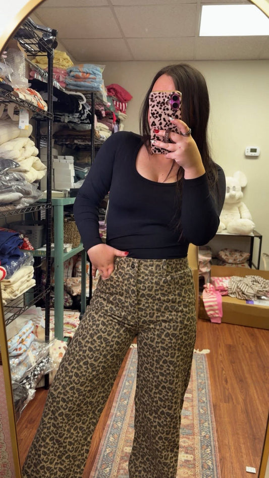 The Daily Top- Black