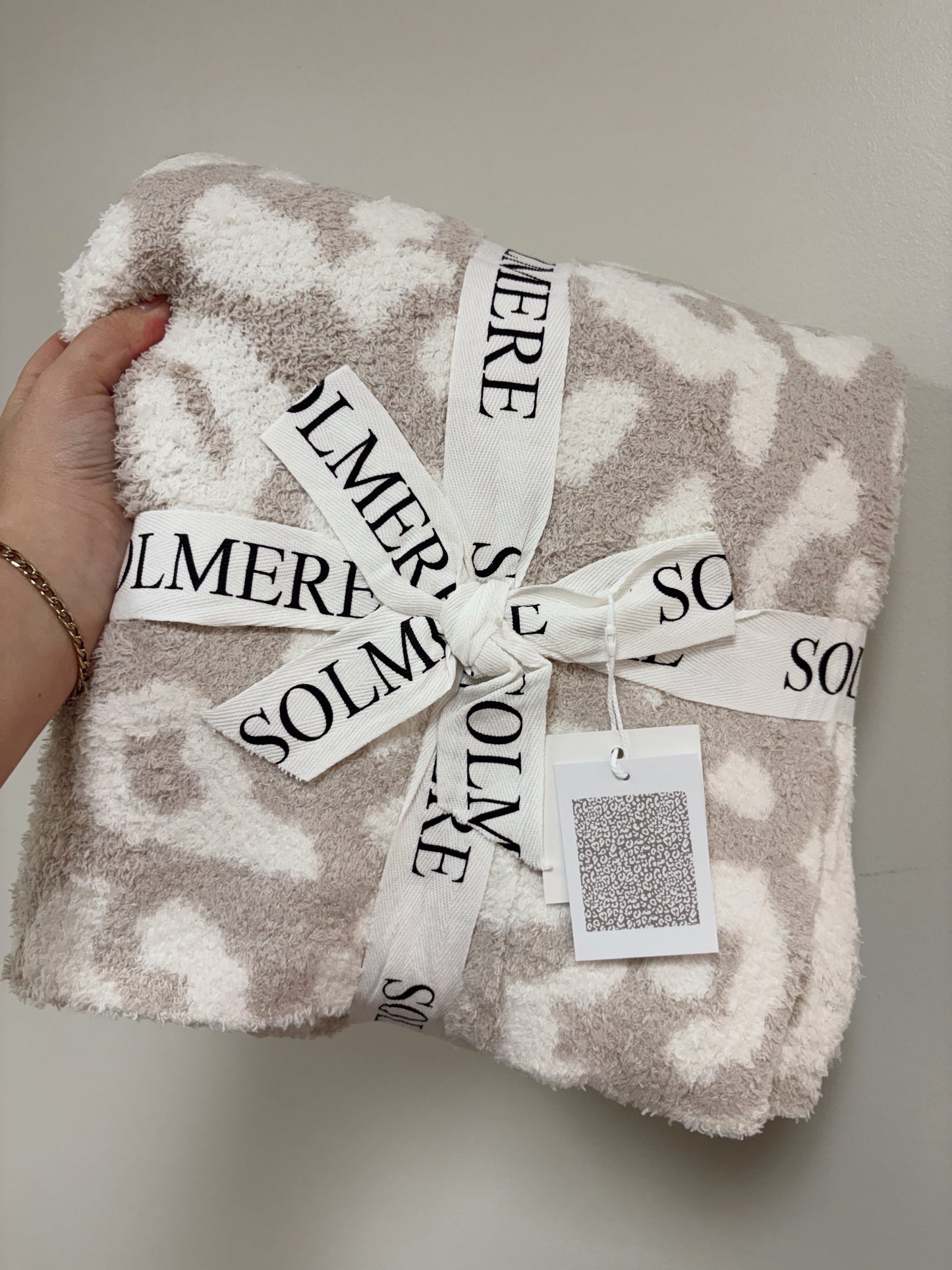 Cozy Cashmere Blanket - Tan Leopard