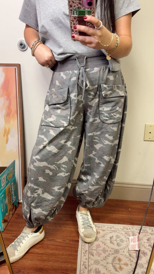 Off The Grid Cropped Joggers