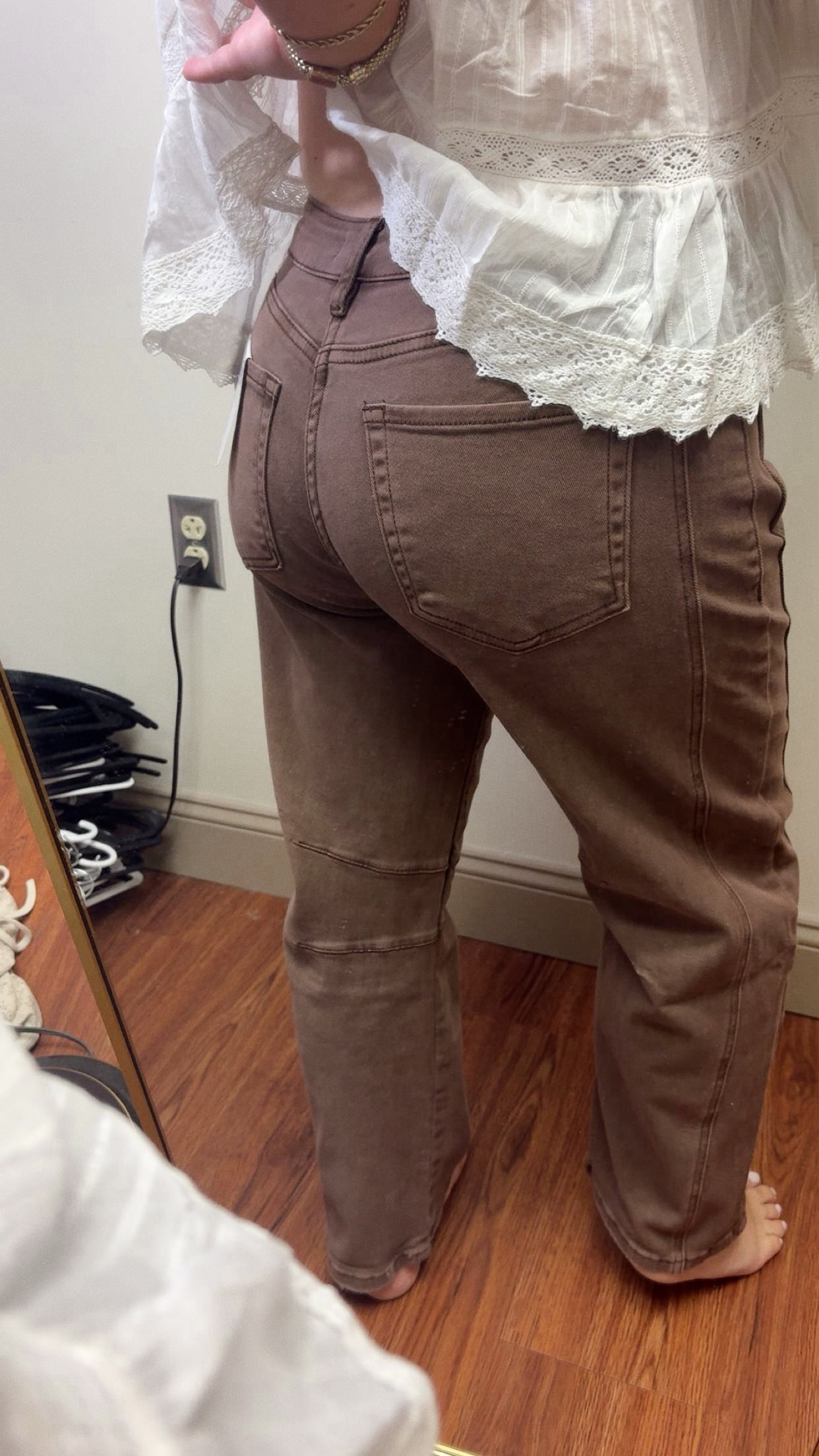 Bold Barrel Jeans - Brown