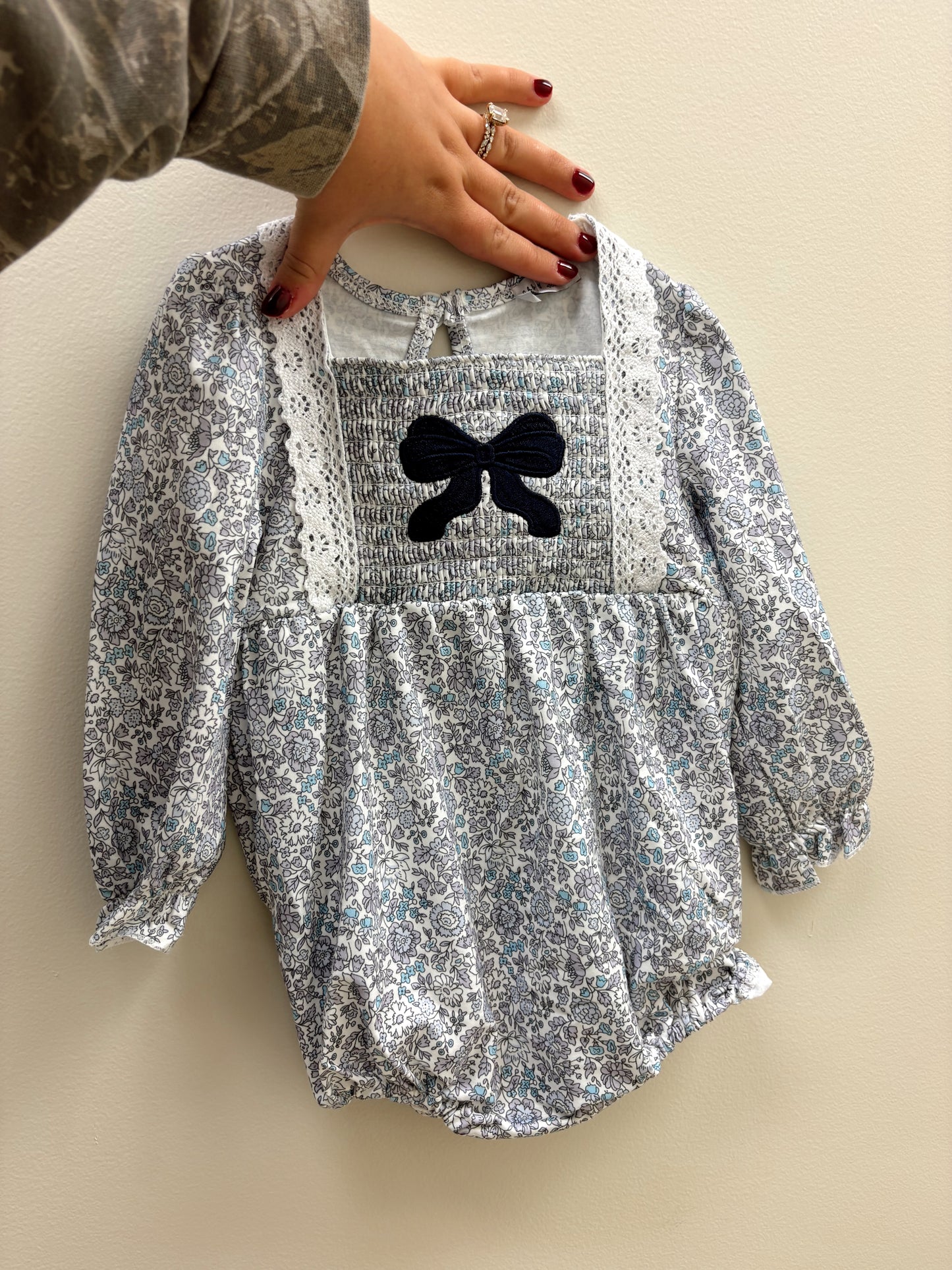 Navy Bow Bubble