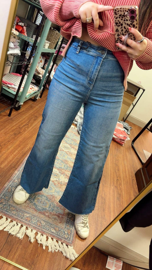 Clean Cut Jeans