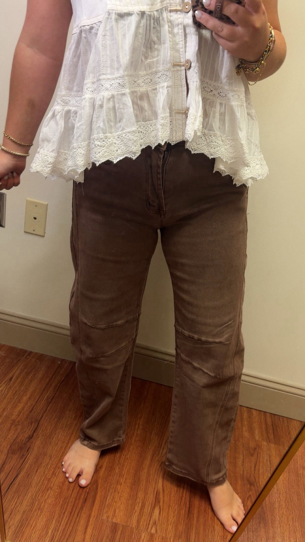 Bold Barrel Jeans - Brown