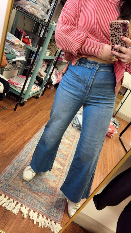 Clean Cut Jeans
