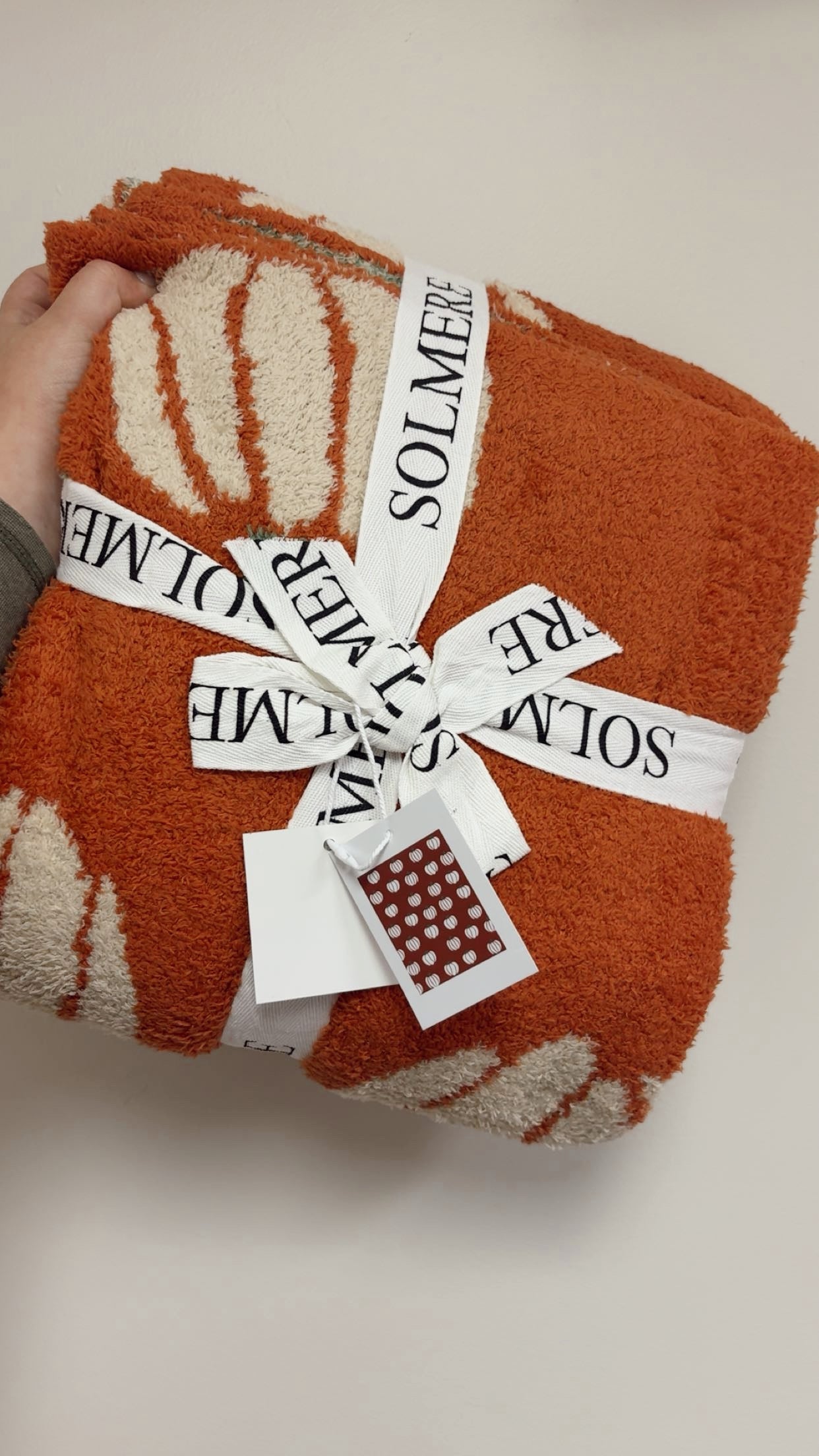 Cozy Cashmere Blanket - Rust Pumpkins